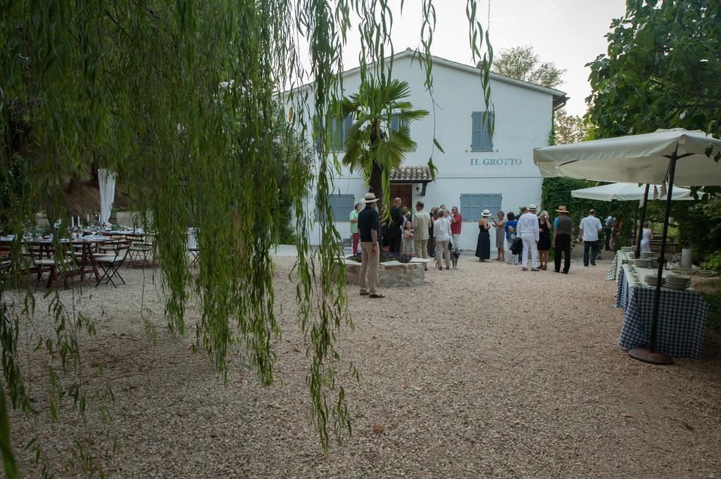 B&B Il Grotto Беваня Екстериор снимка
